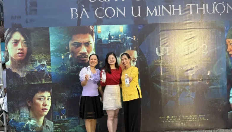 Kỷ niệm chương Thái Dương đồng hành điện ảnh Út Lan 2